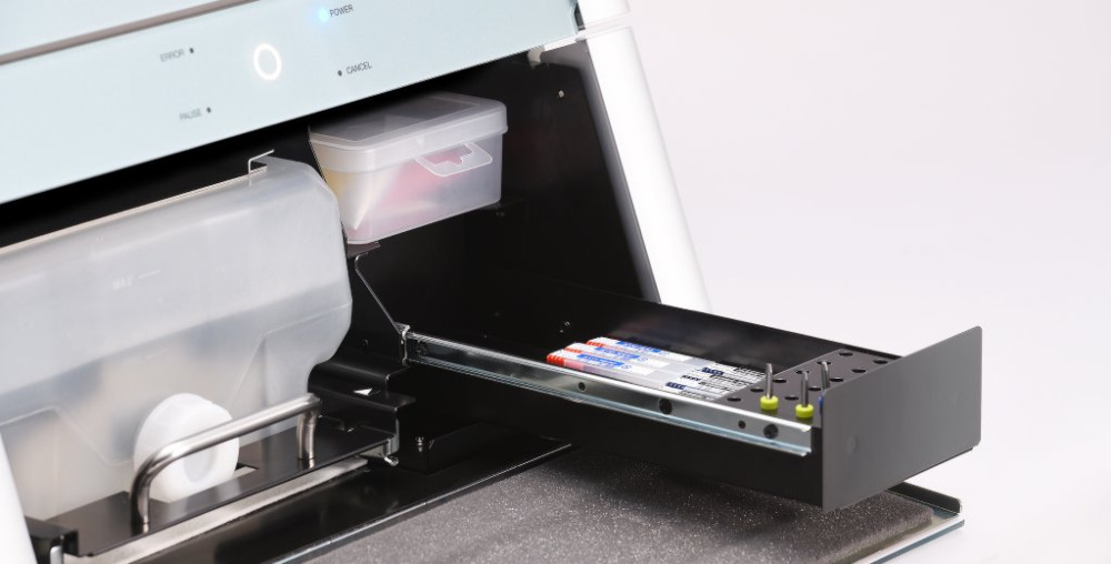 Mașină de frezare umedă in 4 axe Roland DWX 43W (DG Shape)