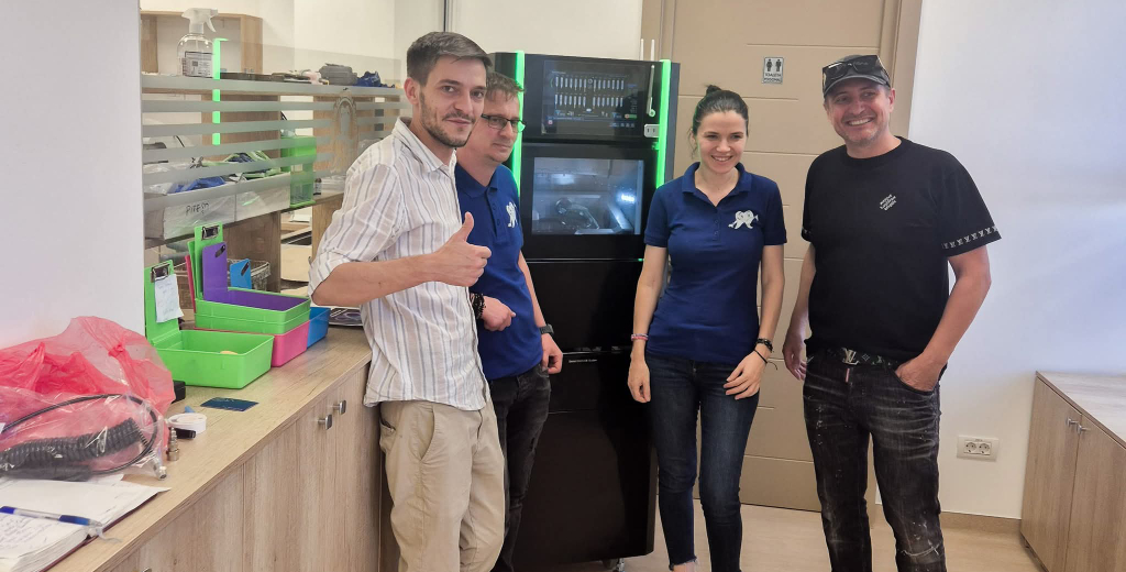 Dotare Clinică Medicală Dentară Dr. Teo cu mașină de frezare de ultimă generație Dotare Clinică Medicală Dentară Dr. Teo cu mașină de frezare de ultimă generație