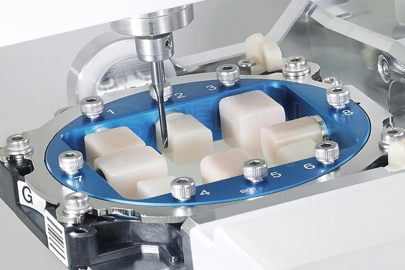 Masina de frezare in 5 axe Roland DWX-52D by DG Shape - DENTAL DIRECT