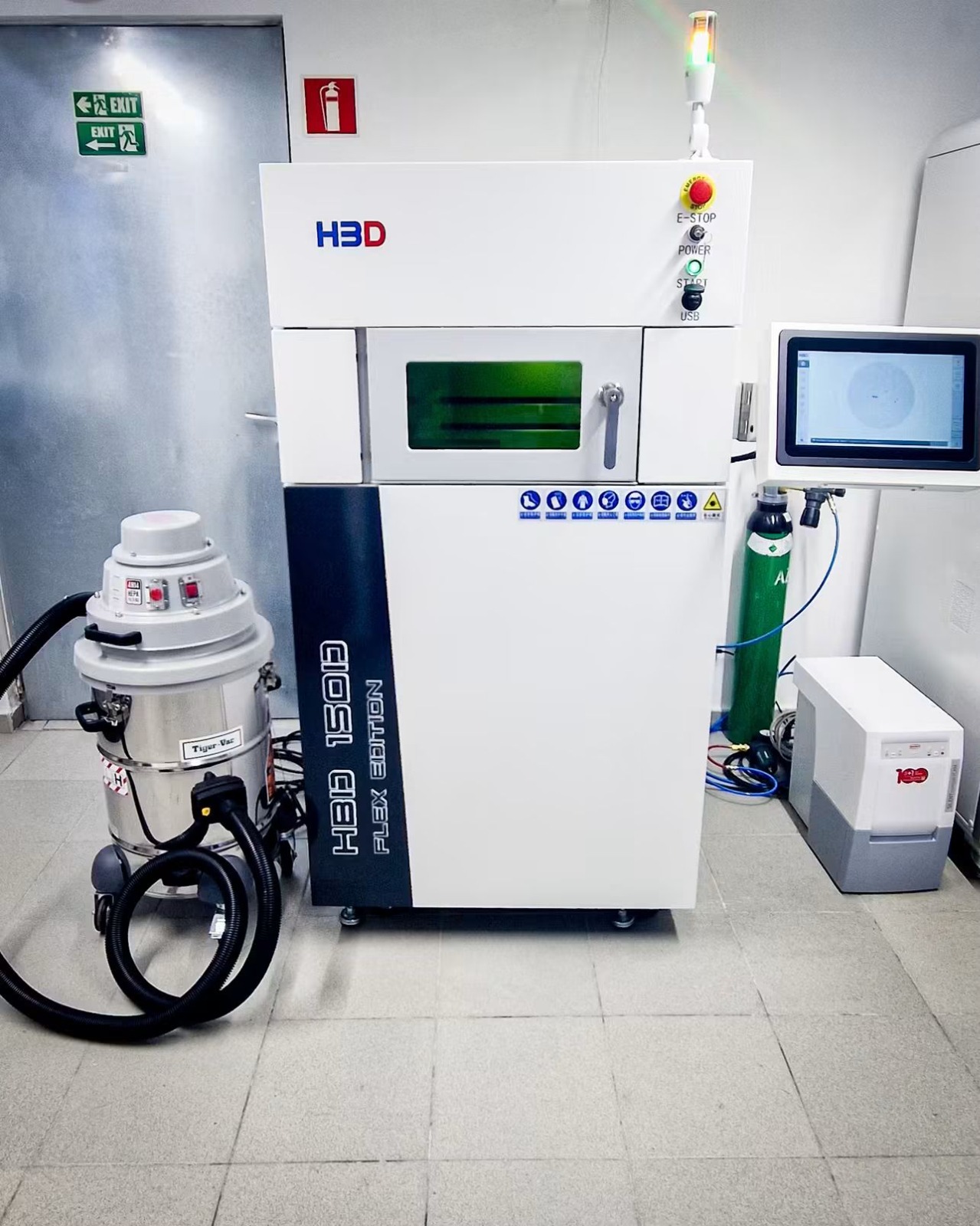 Instalare mașină SLM de la HBD - 150 Flex Edition - Dual Laser în laborator dentar SKY DENT, Râșnov 1